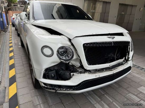 Bentley Bentayga V8