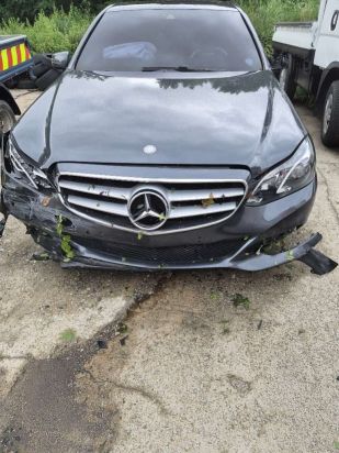 Mercedes-Benz E220 BlueTEC