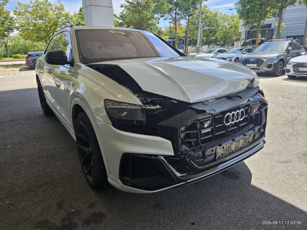 Audi AUDI Q8 55TFSI quattro