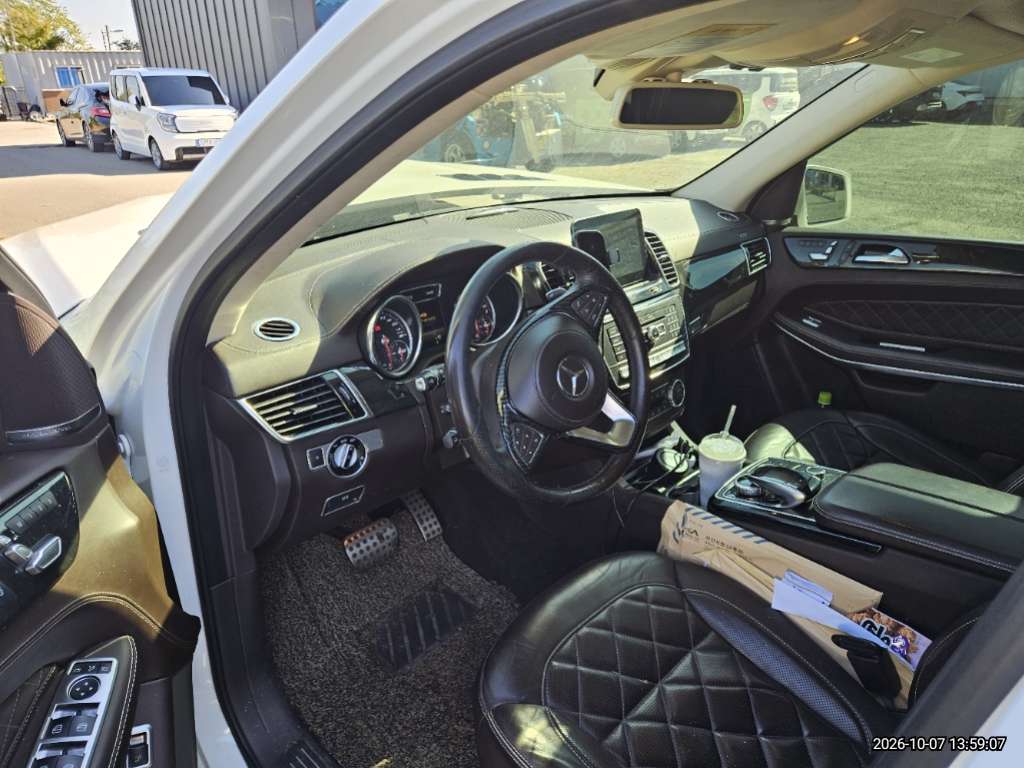 Mercedes-Benz BENZ GLS500 4Matic