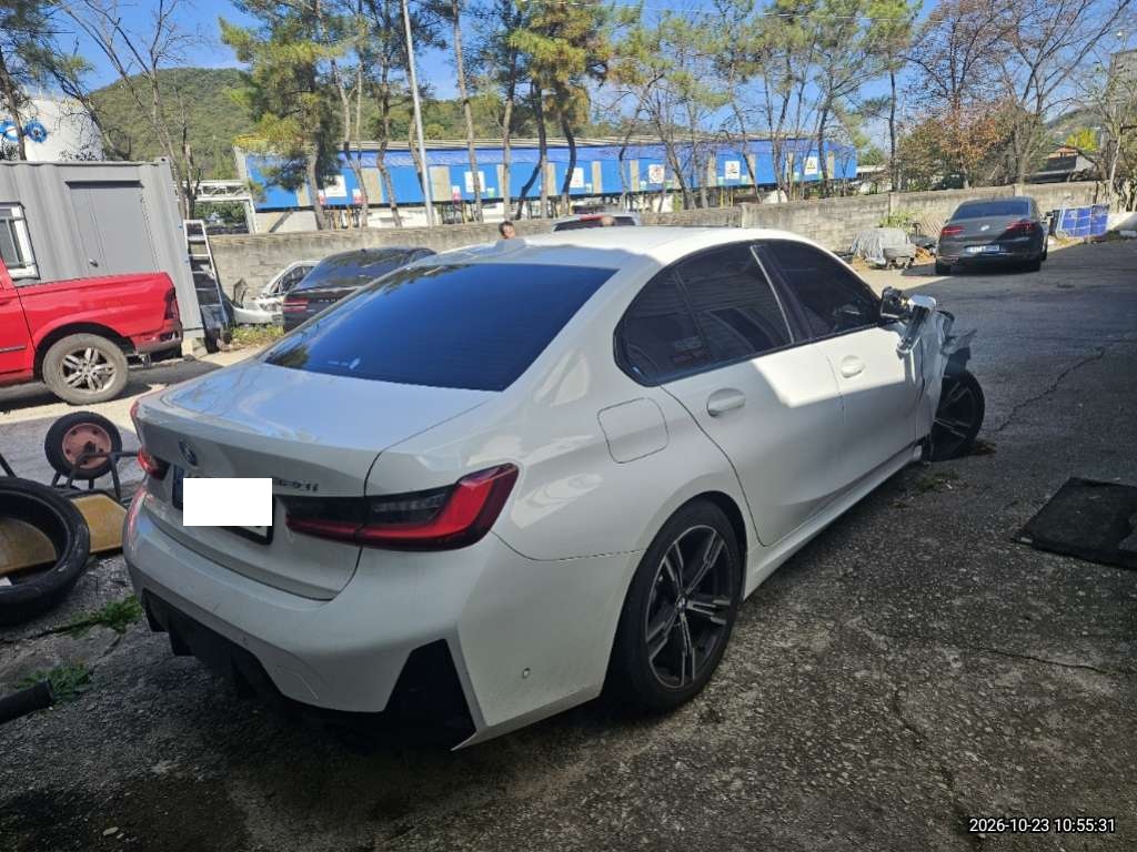 BMW 320i