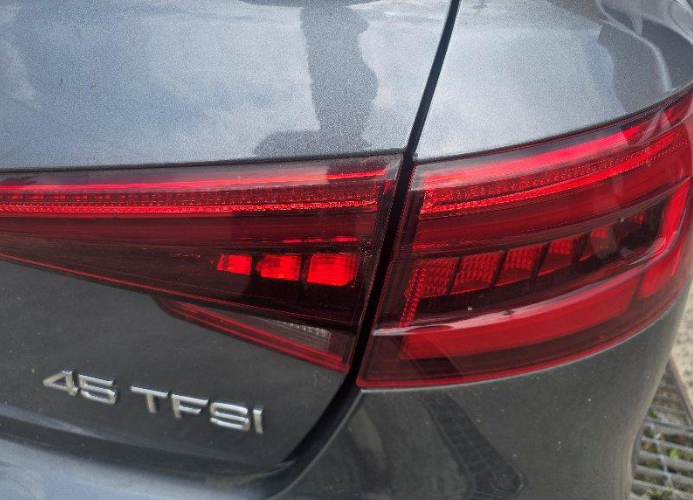 Audi A4 45TFSI