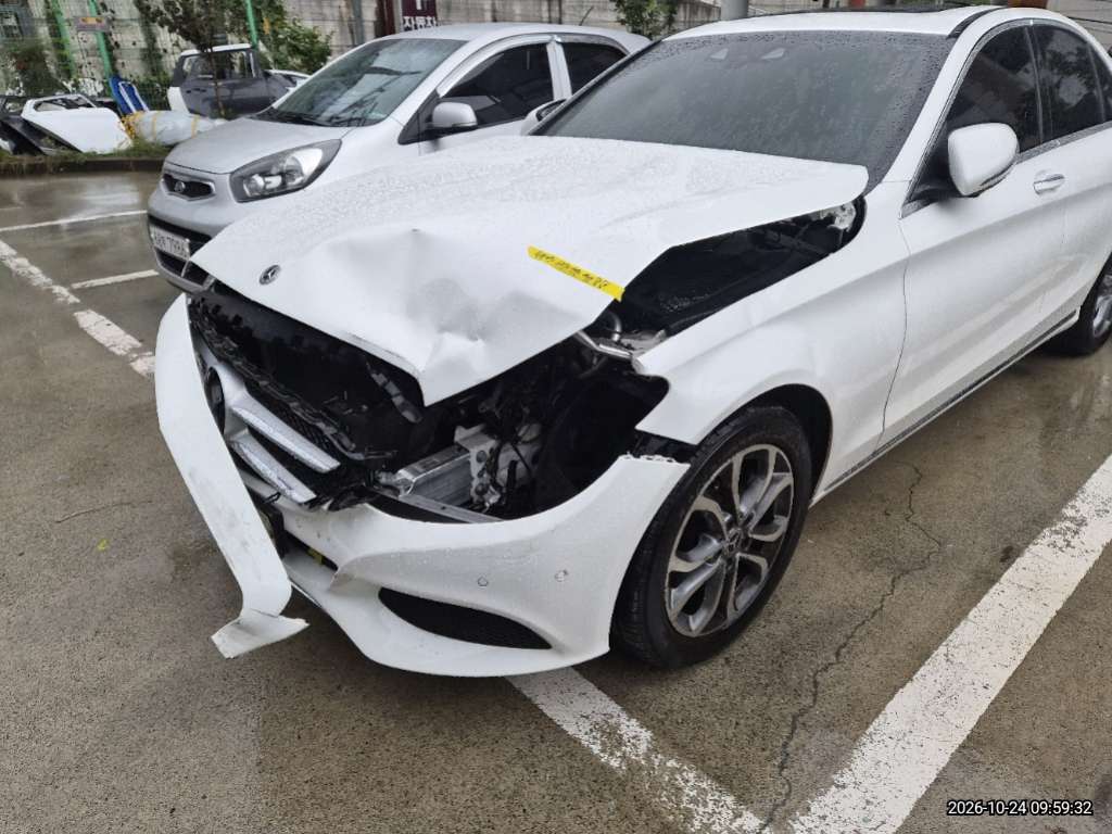 Mercedes-Benz C 200